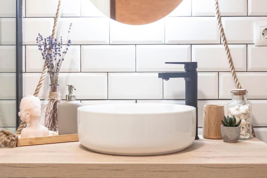 Rb - Urban Loft Retreat, Comfort & Good Location Valenza Esterno foto