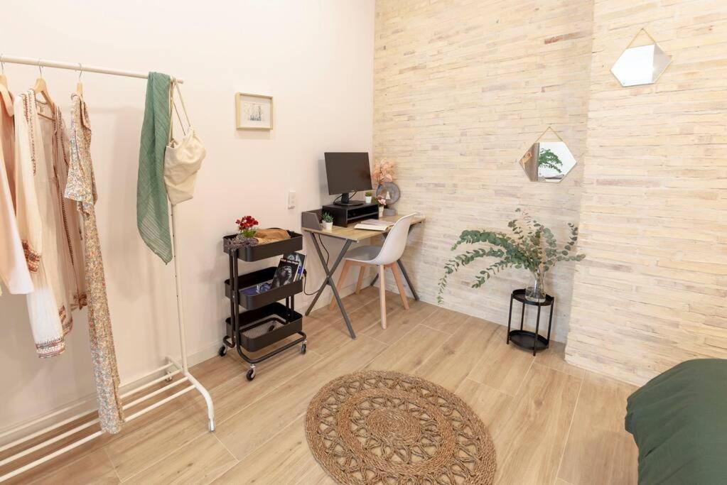 Rb - Urban Loft Retreat, Comfort & Good Location Valenza Esterno foto